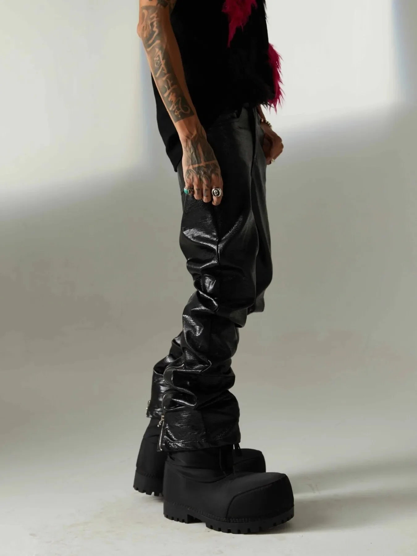 Mens Ruched Lightweight Pants - Black Zip Back