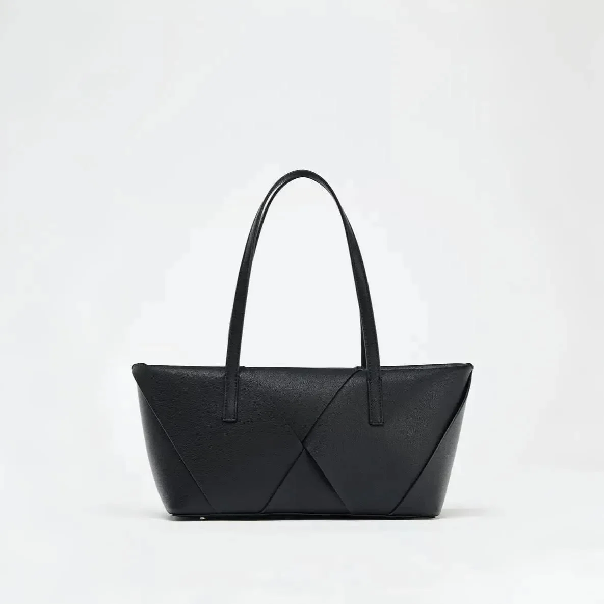 Leather Shoulder Bag for Everyday Wear - Sleek & Spacious Design