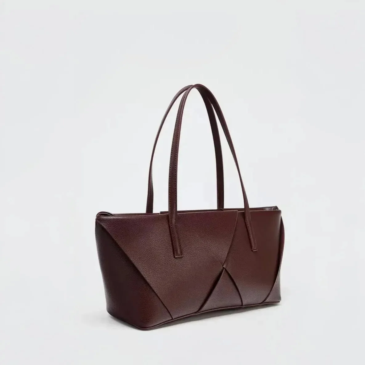 Leather Shoulder Bag for Everyday Wear - Sleek & Spacious Design
