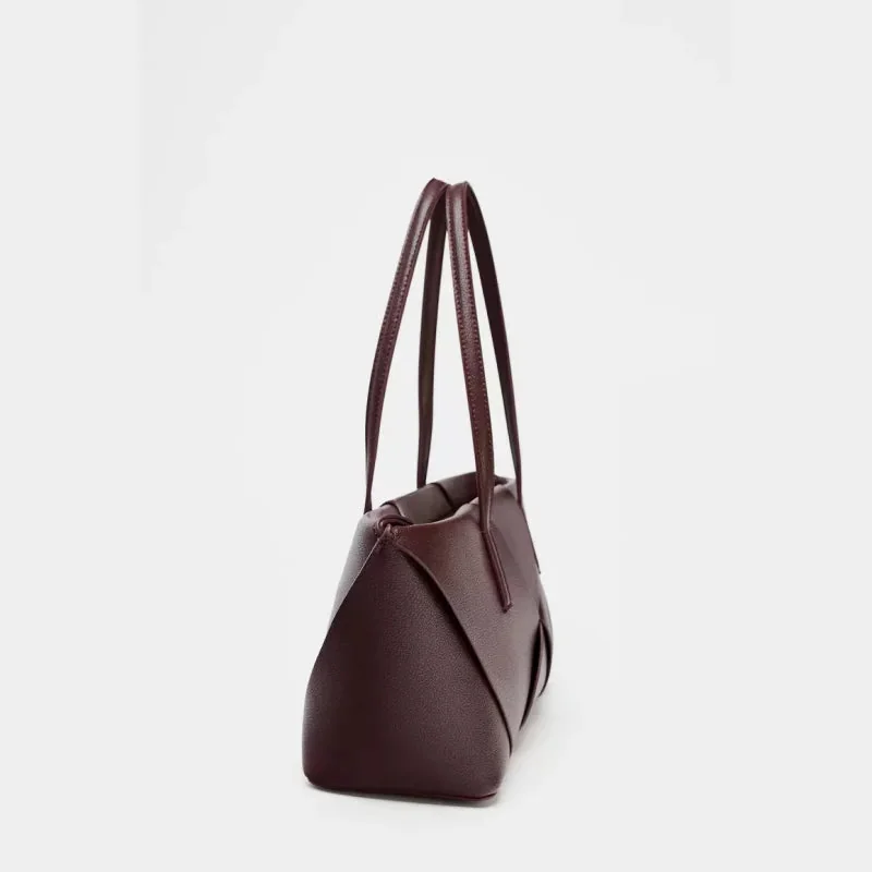 Leather Shoulder Bag for Everyday Wear - Sleek & Spacious Design