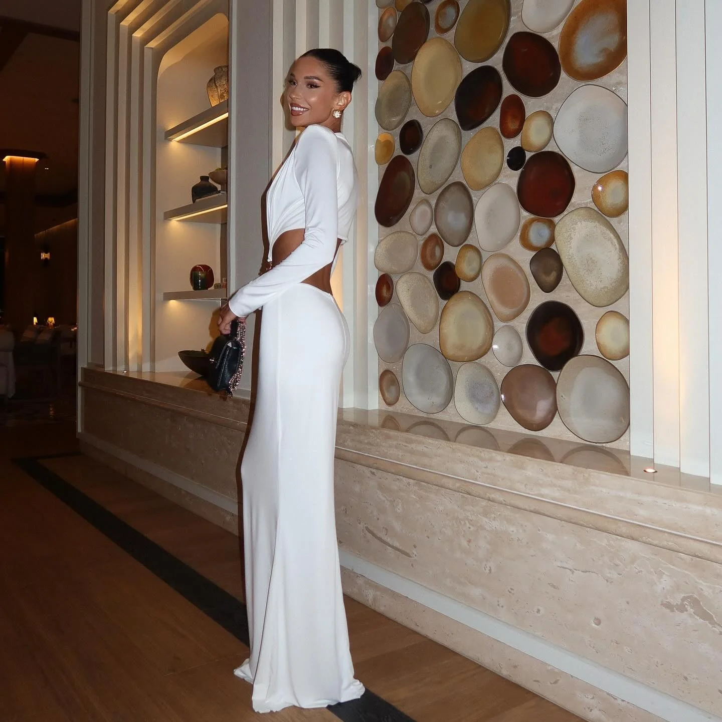 Chic Metallic Accent Maxi Evening Dress