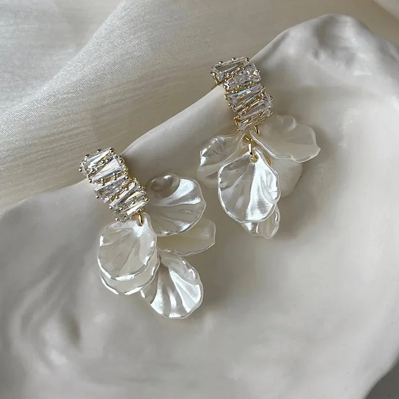 Ivory Shell Drop Earrings - Ocean-Inspired Jewelry for Women