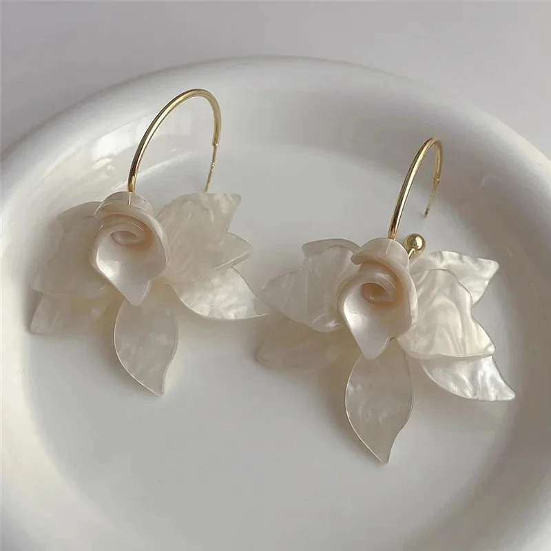 Elegant Gardenia Flower Earrings in Ivory & Brown