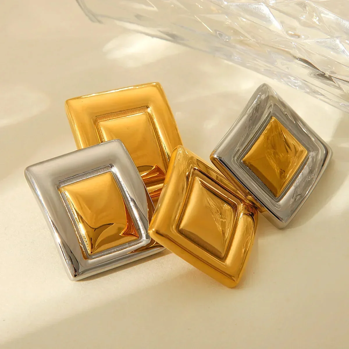 Chic Geometric Earrings in Gold or Silver Plating