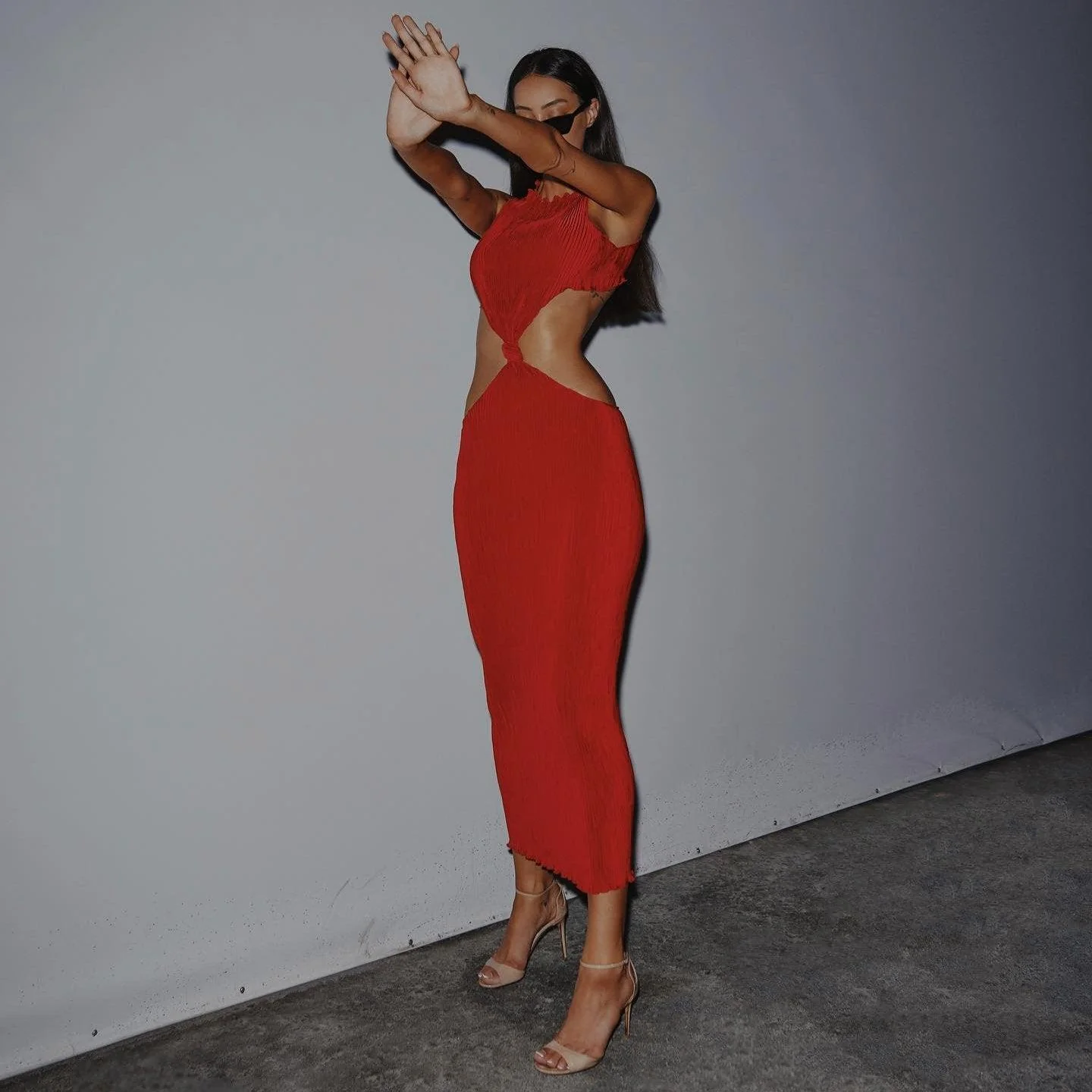 Elegant Pleated Maxi Dress - Versatile Statement Piece