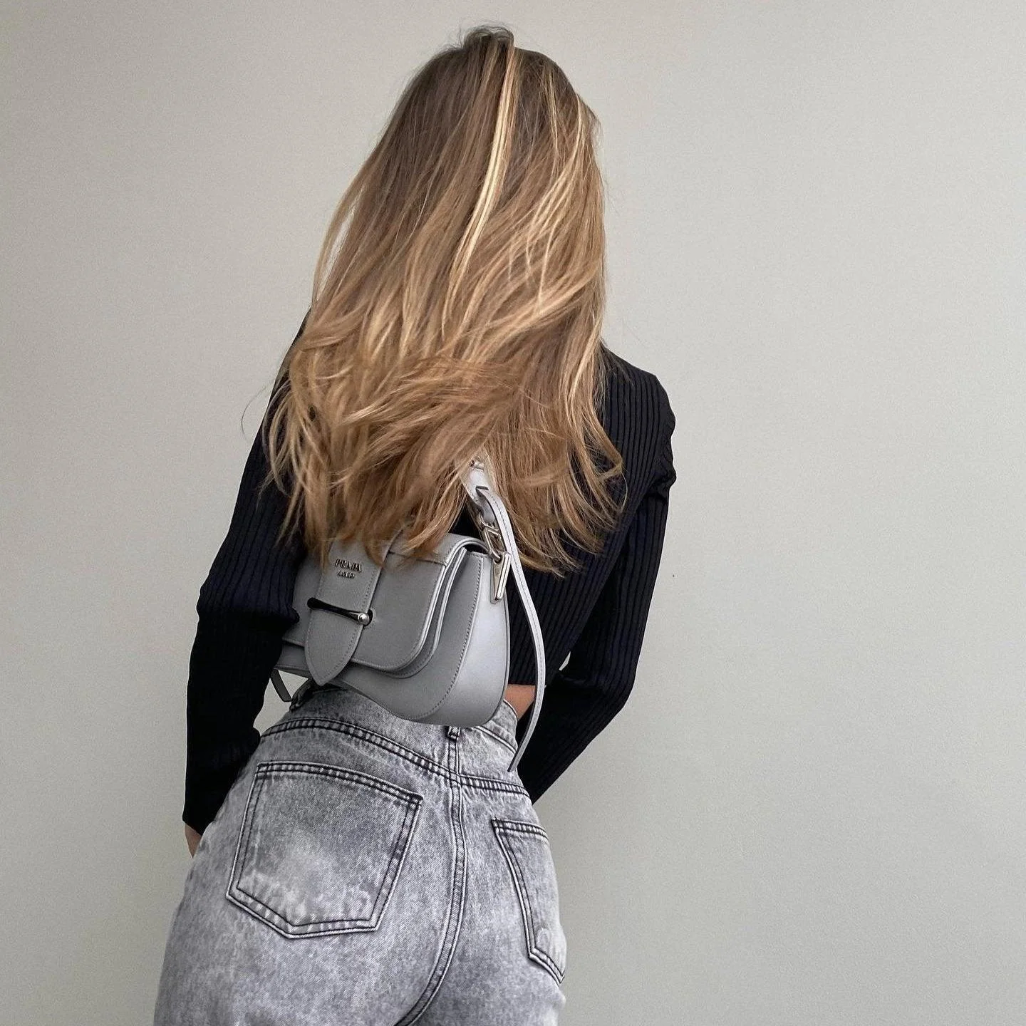 Black Ribbed Zip-Up Cropped Cardigan