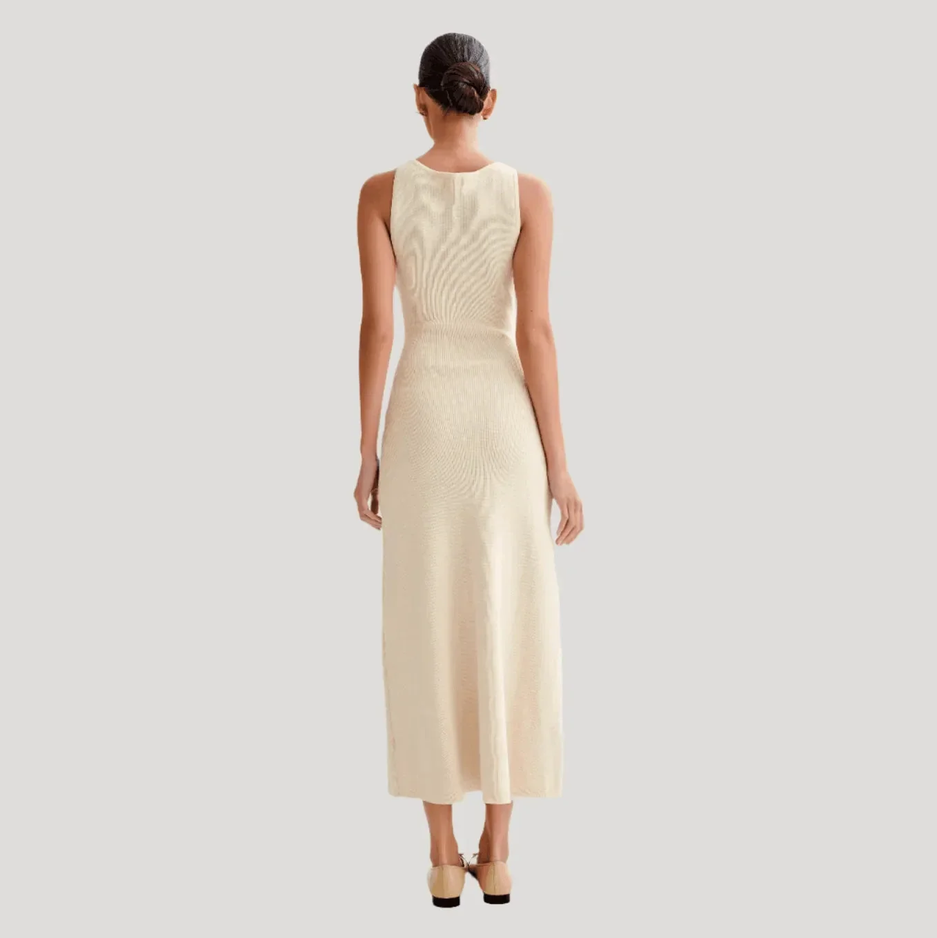 Elegant Sleeveless Maxi Dress in White or Black
