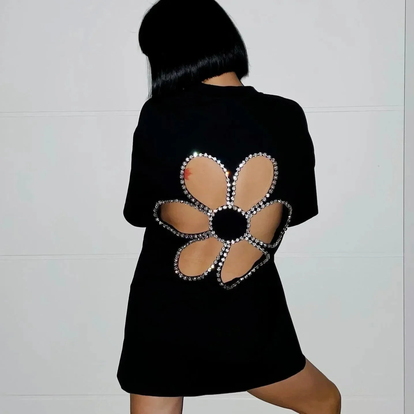 Daisy Cutout Relaxed Tee (Black/White, Cotton/Polyester)