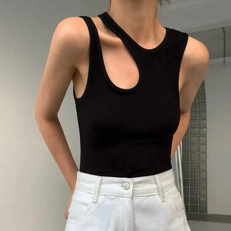 Chic One-Shoulder Asymmetric Crop Top