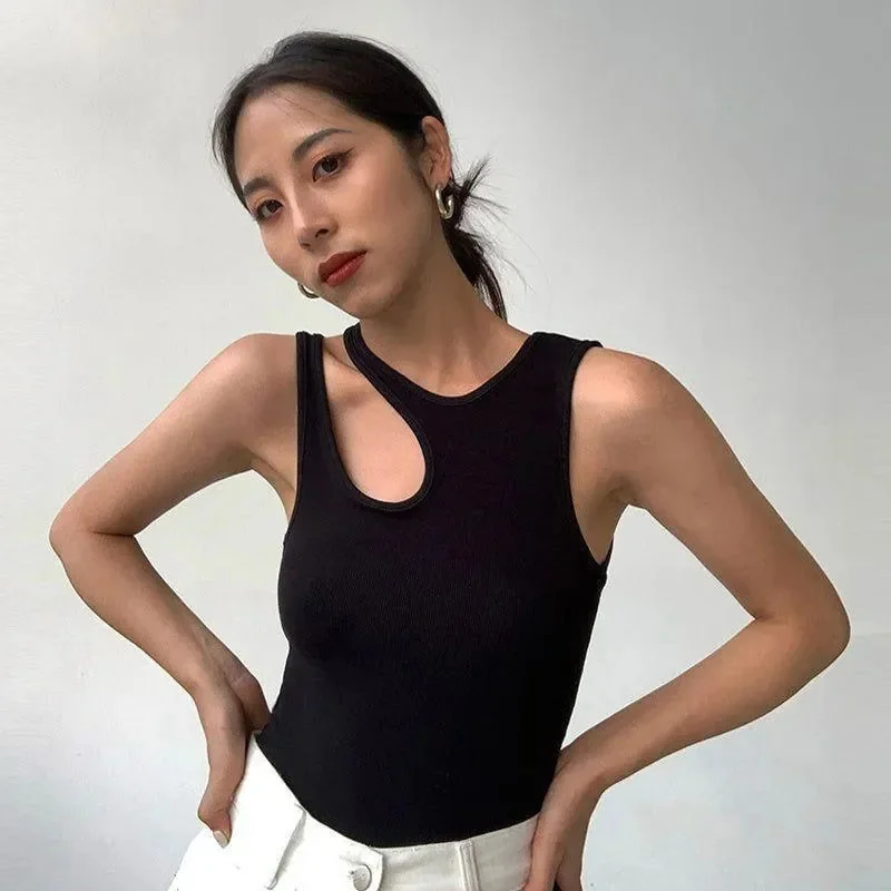 Chic One-Shoulder Asymmetric Crop Top