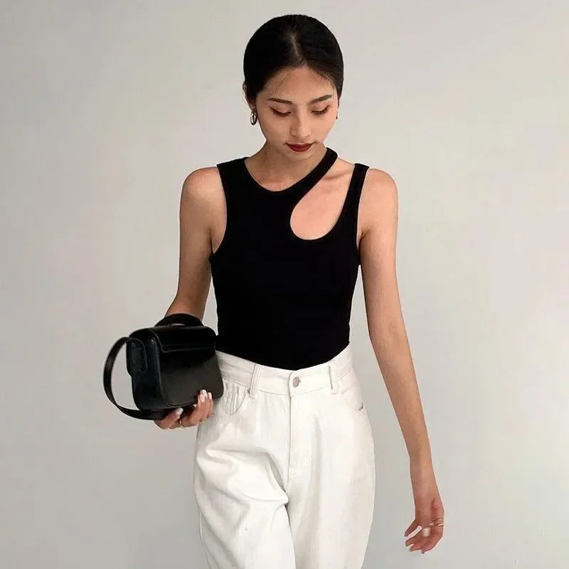 Chic One-Shoulder Asymmetric Crop Top