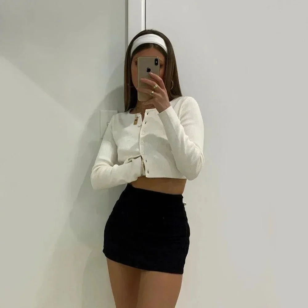 Versatile Knitted Crop Cardigan - Soft & Cozy Design