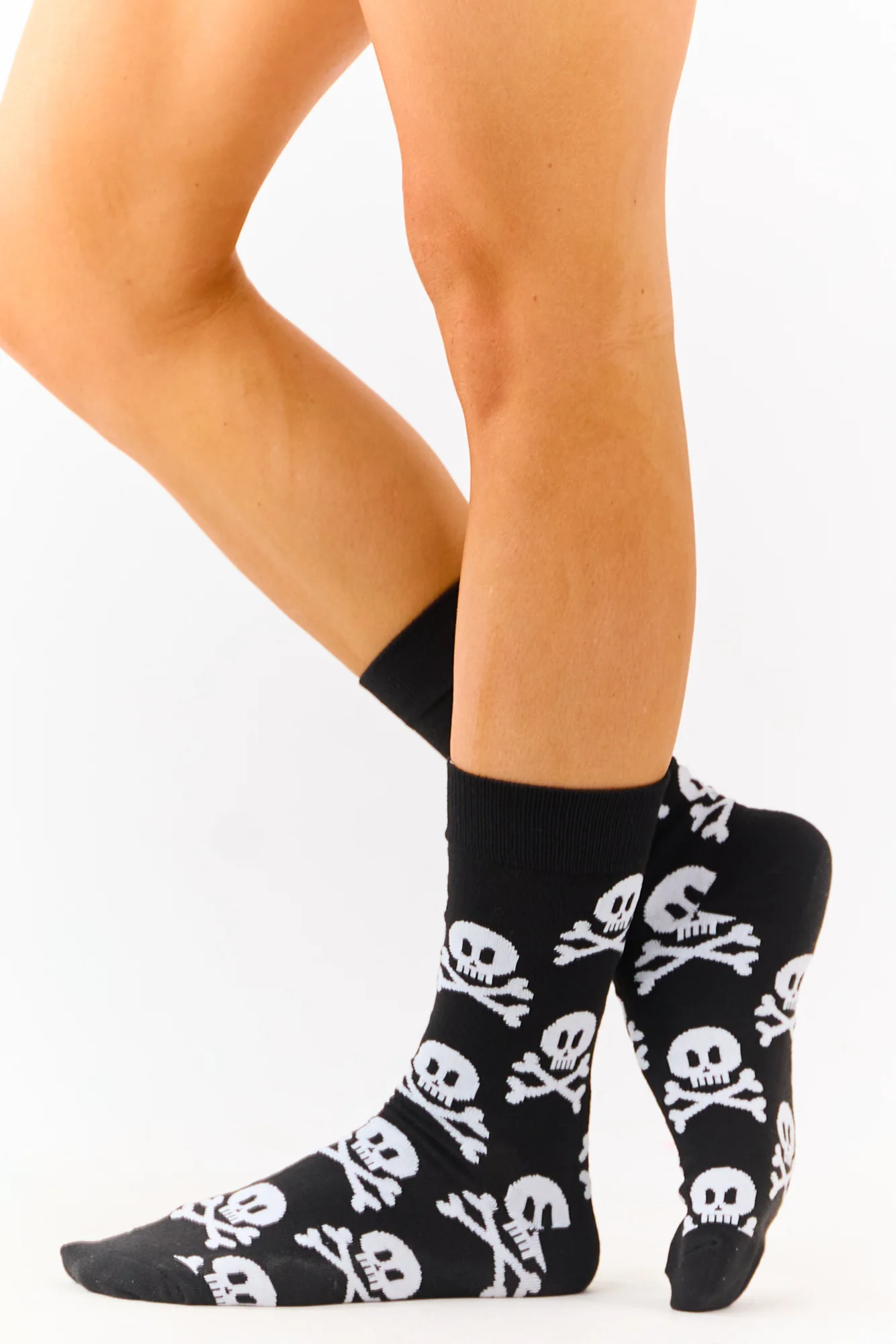 Black Pirate Skull Print Crew Socks for Halloween Fun
