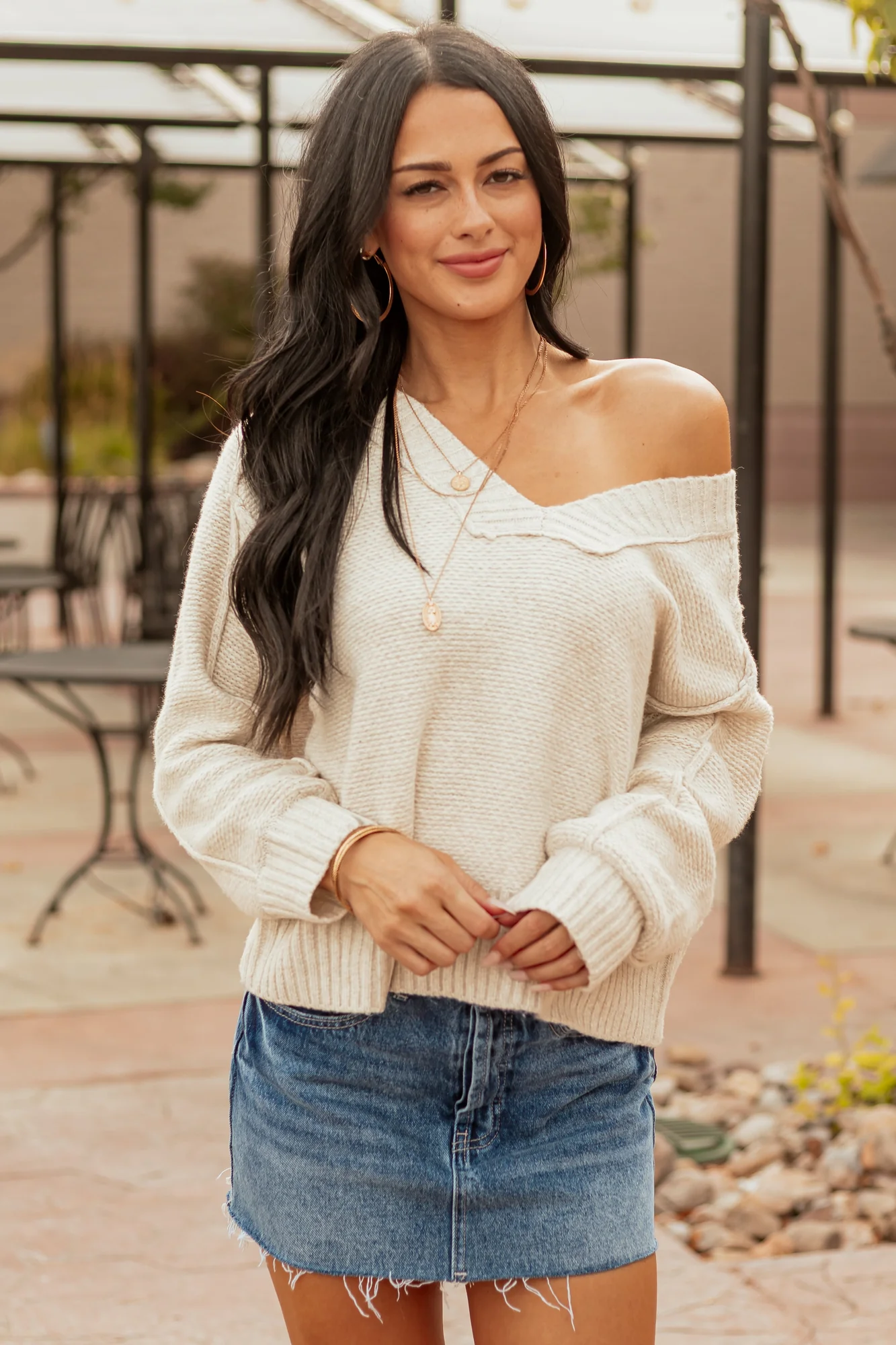 White Ribbed Trim V-Neck Sweater