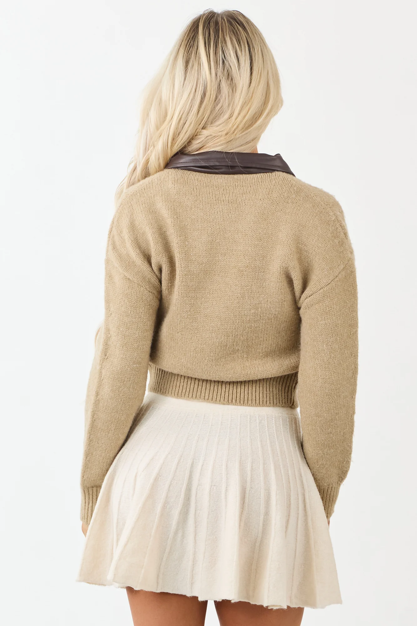 Brown Ribbed Knit Zip-Up Jacket with Contrast Collar