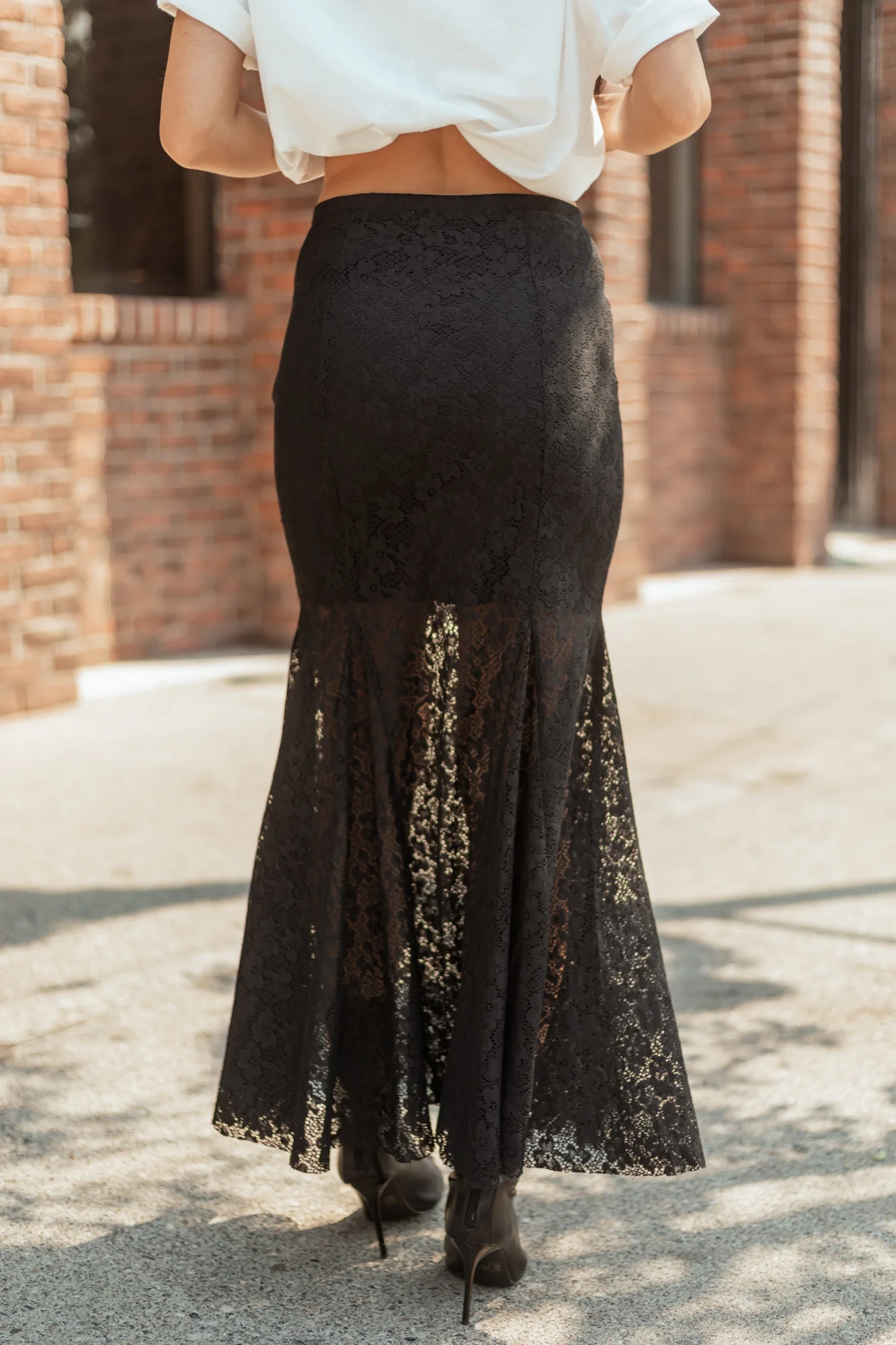 Elegant Black Lace Mermaid Maxi Skirt