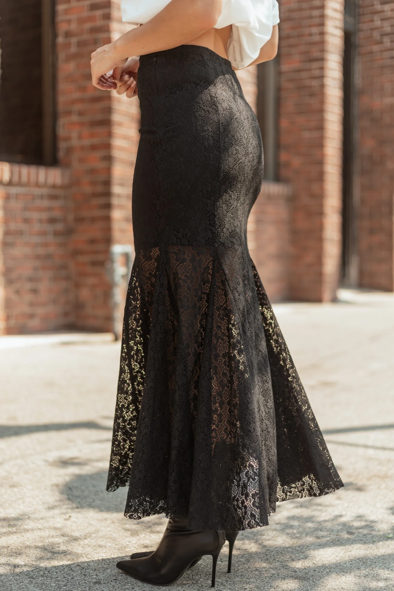 Elegant Black Lace Mermaid Maxi Skirt