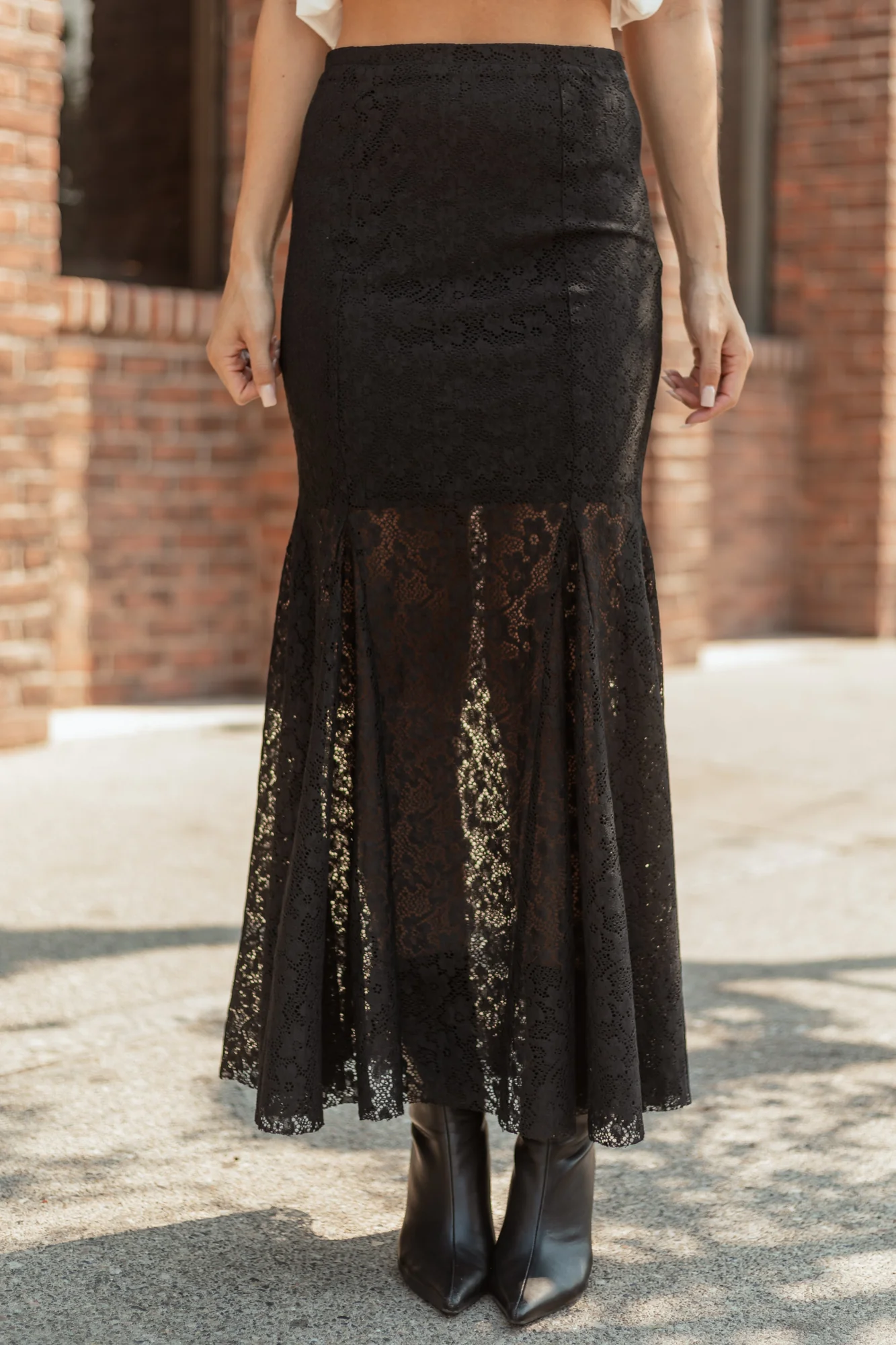 Elegant Black Lace Mermaid Maxi Skirt