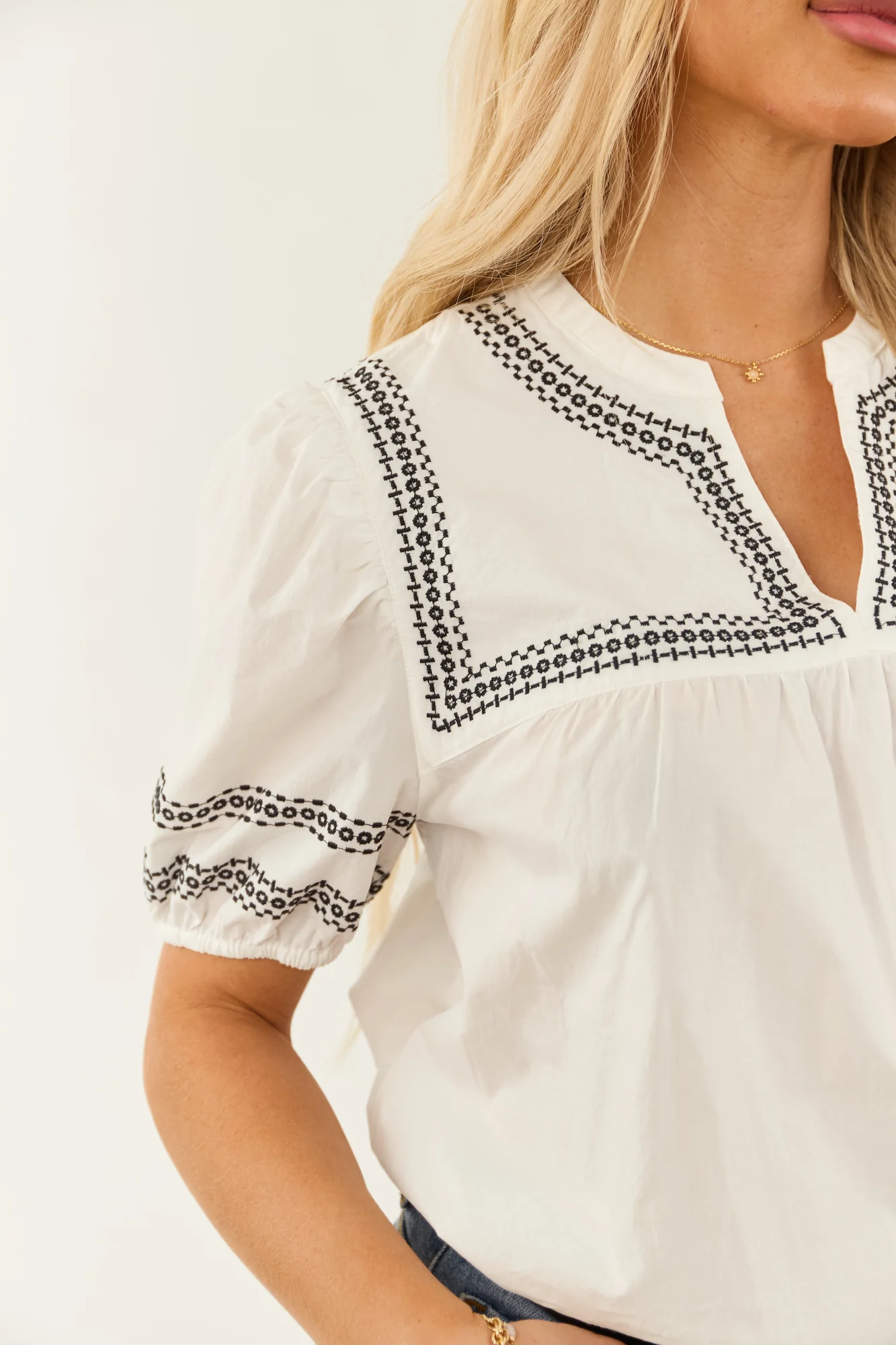 White Embroidered Cotton Fashion Blouse