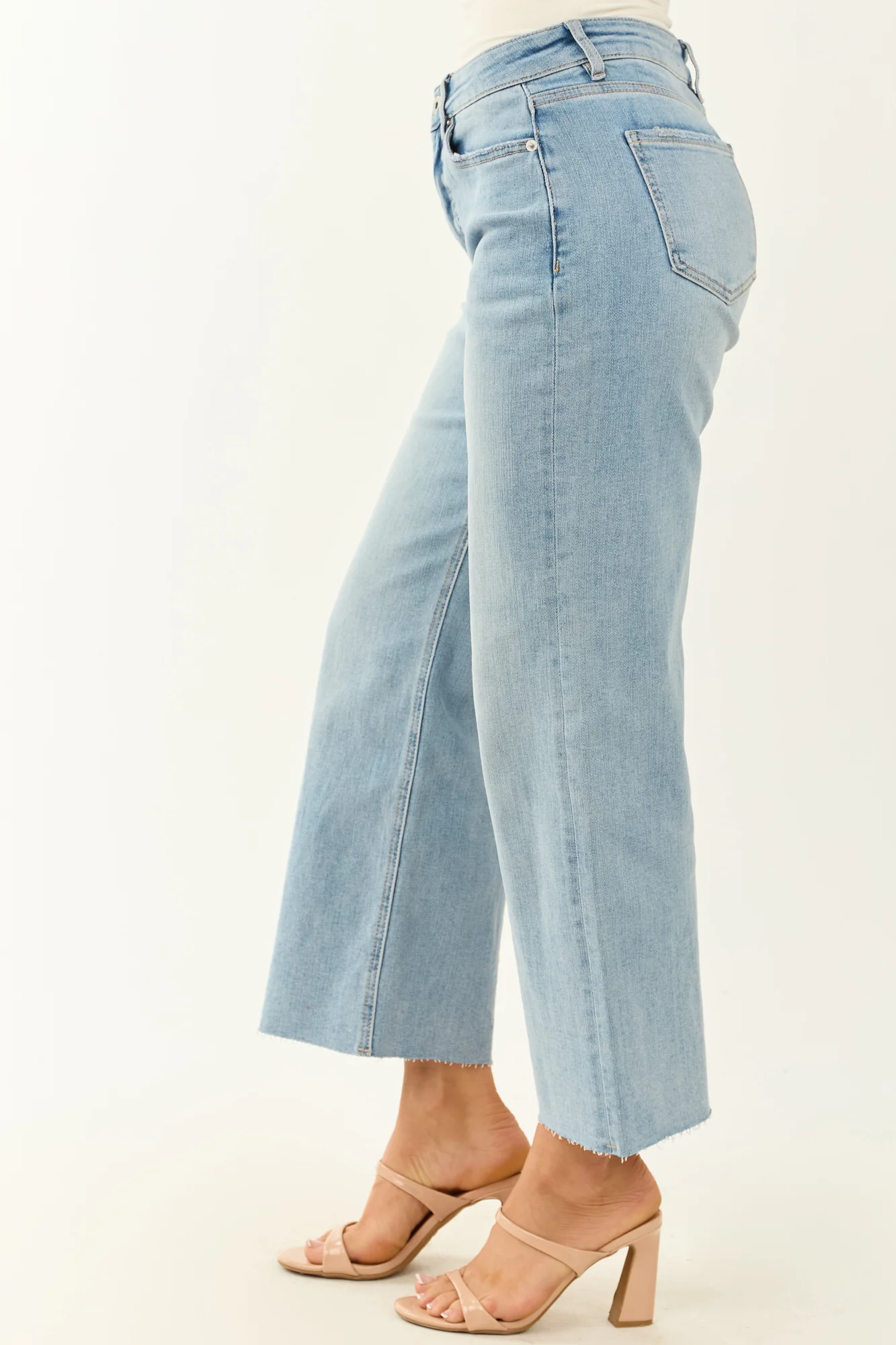 Medium Wash Cropped Wide Leg Stretchy Denim Jeans