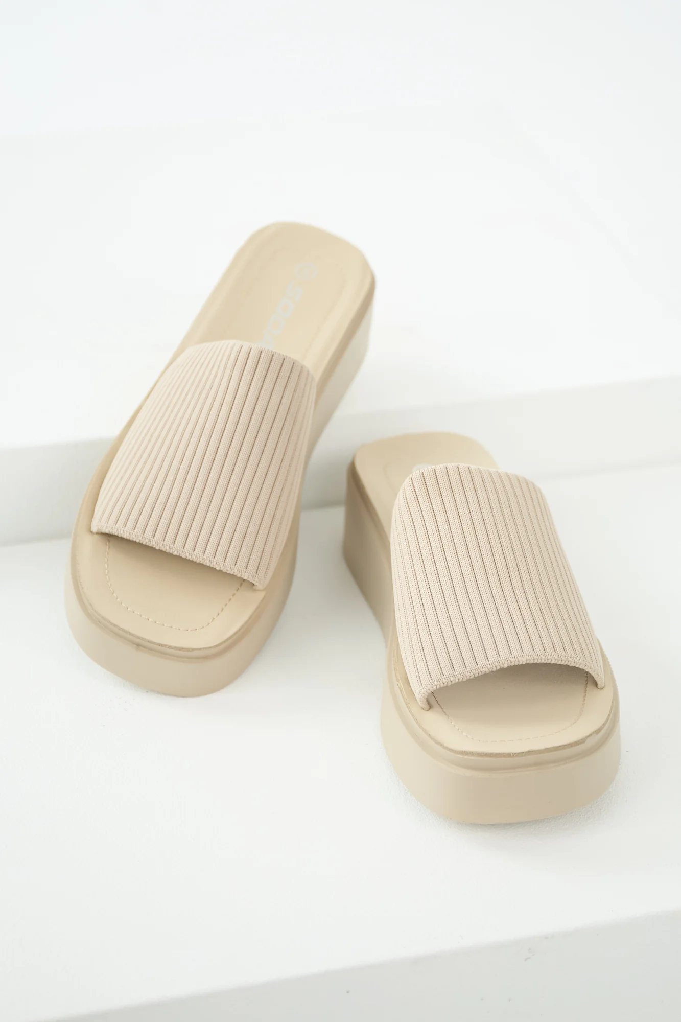 Taupe Platform Sandals with Ribbed Strap
