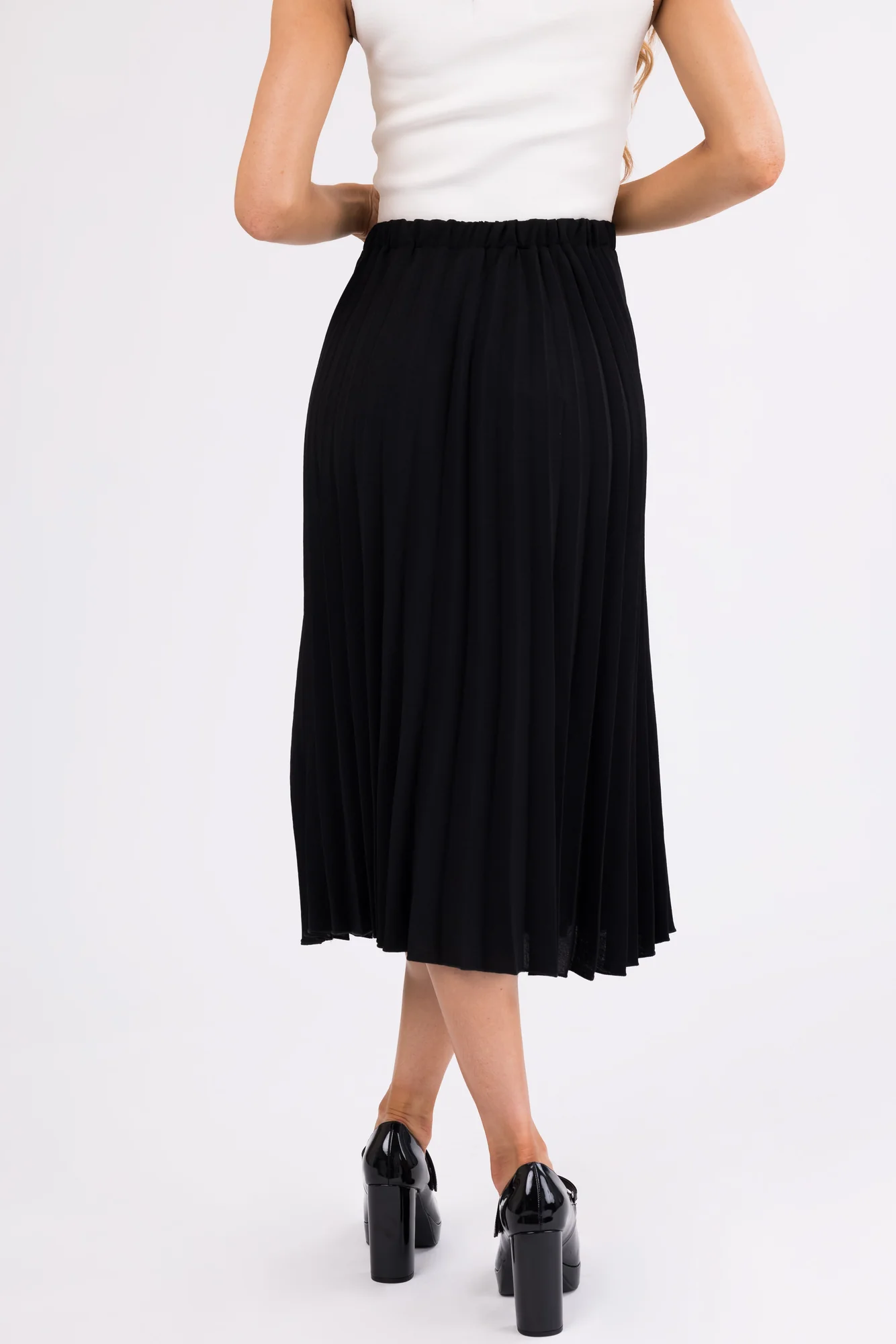 Elegant Black Pleated Midi Skirt with Elastic Waist