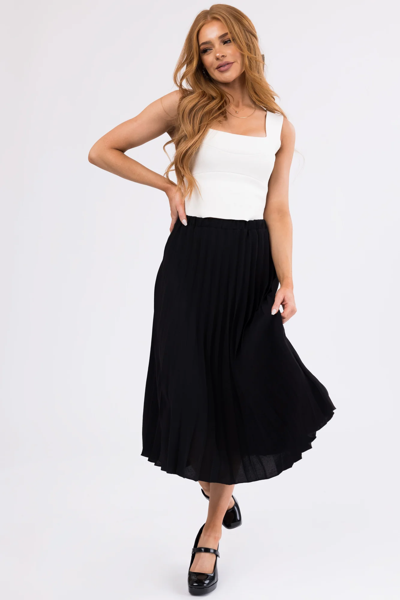 Elegant Black Pleated Midi Skirt with Elastic Waist