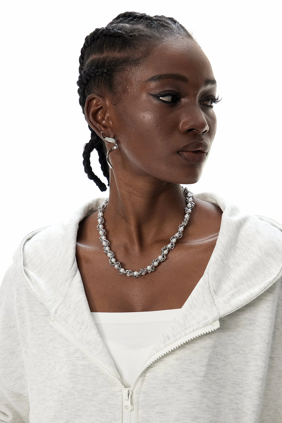 Lustrous Pearl Choker Necklace - Sophisticated and Elegant