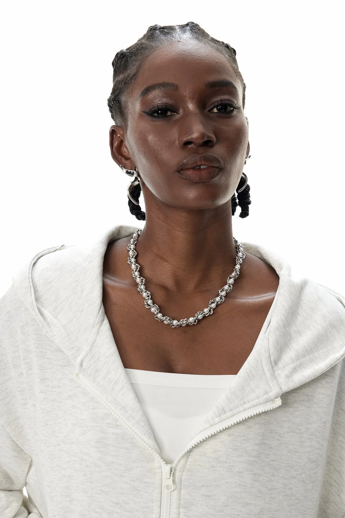 Lustrous Pearl Choker Necklace - Sophisticated and Elegant