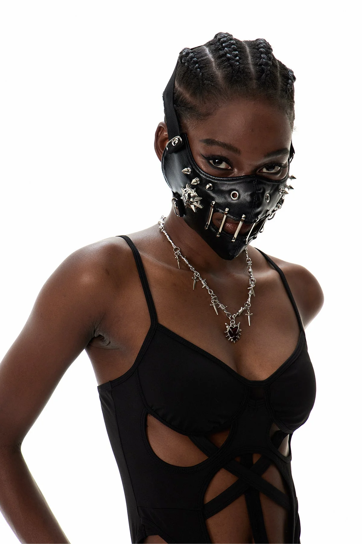 Sophisticated Black Embellished Mask for Stylish Comfort