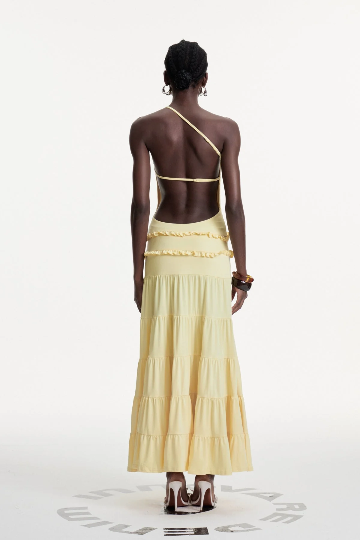 Elegant Yellow Maxi Dress with One Shoulder Design