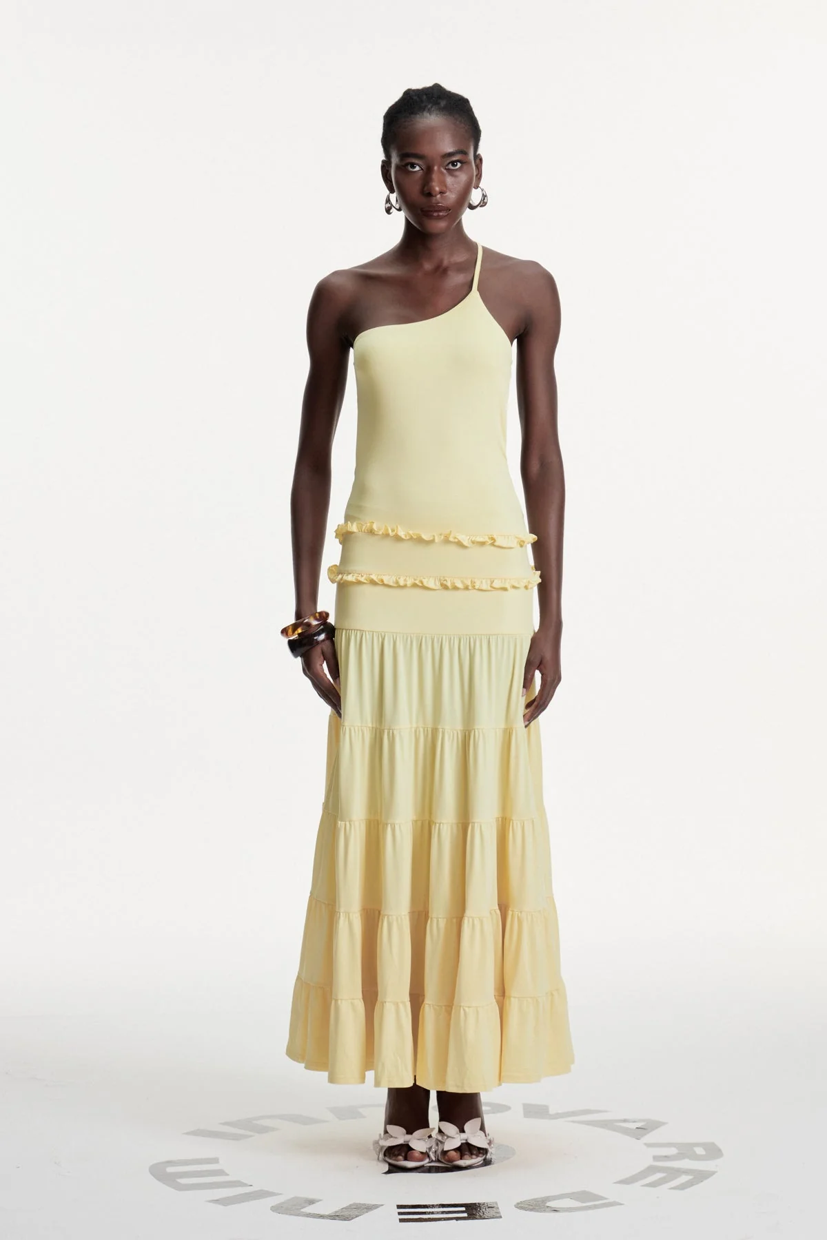 Elegant Yellow Maxi Dress with One Shoulder Design