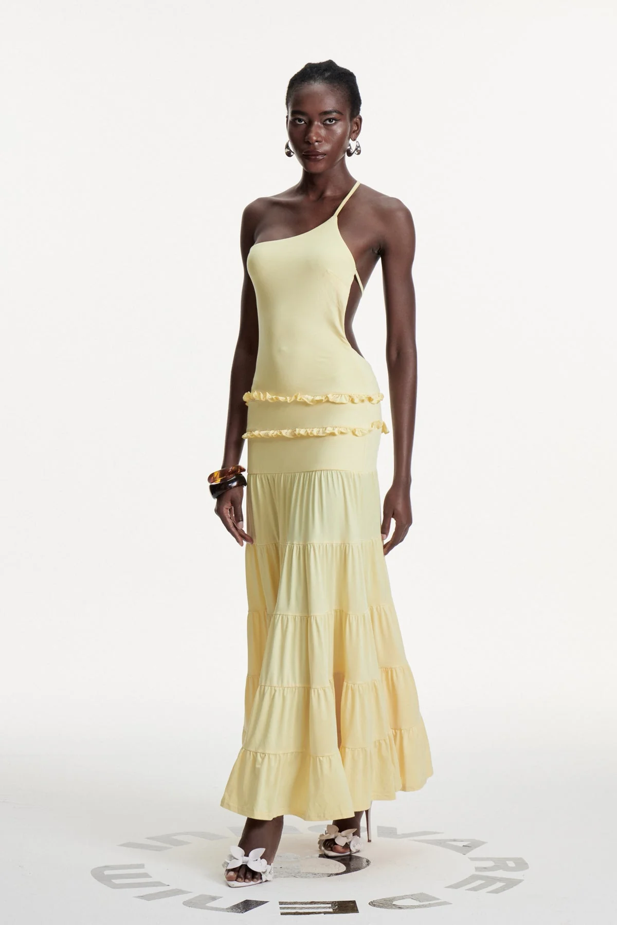 Elegant Yellow Maxi Dress with One Shoulder Design