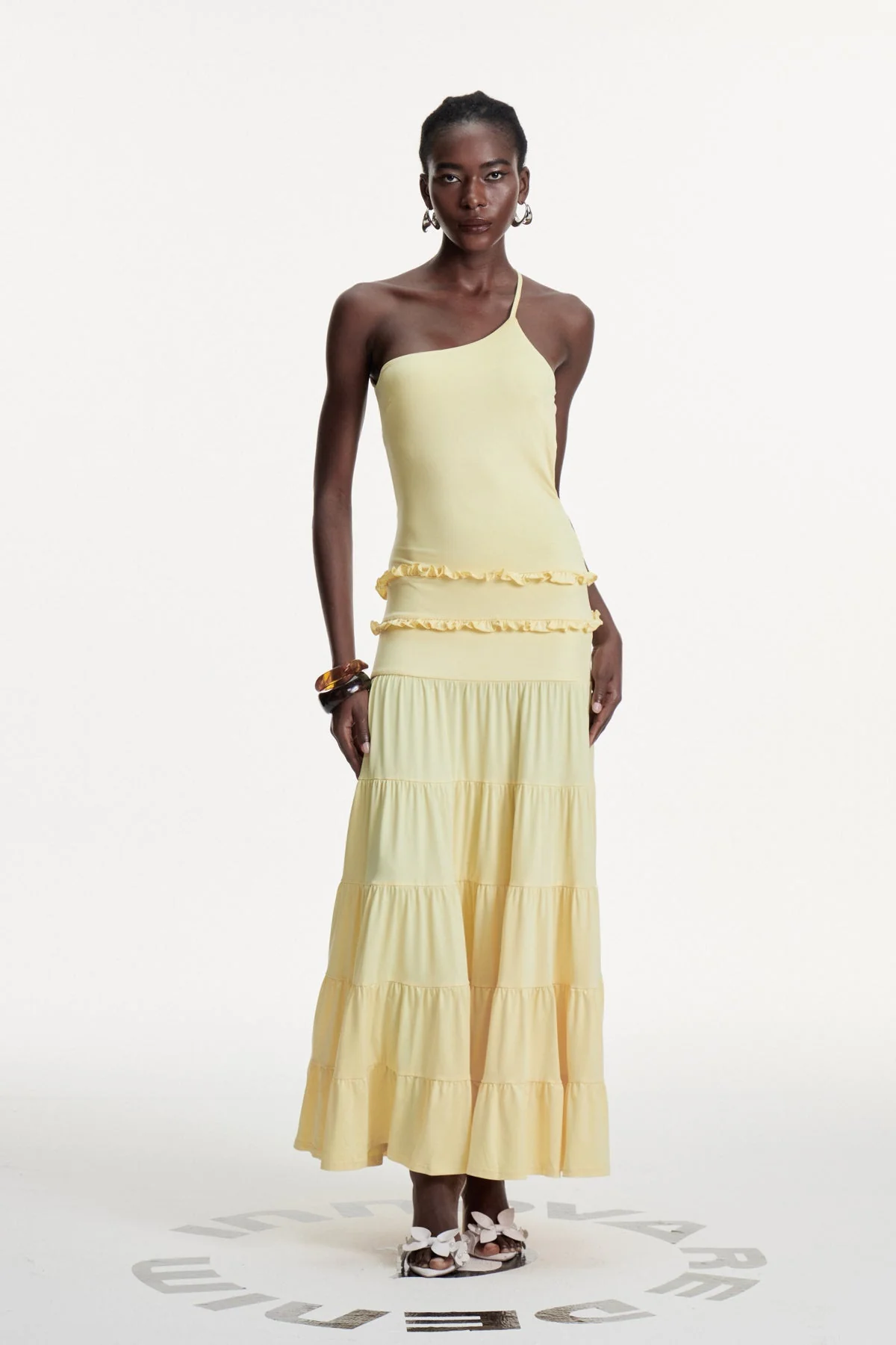 Elegant Yellow Maxi Dress with One Shoulder Design