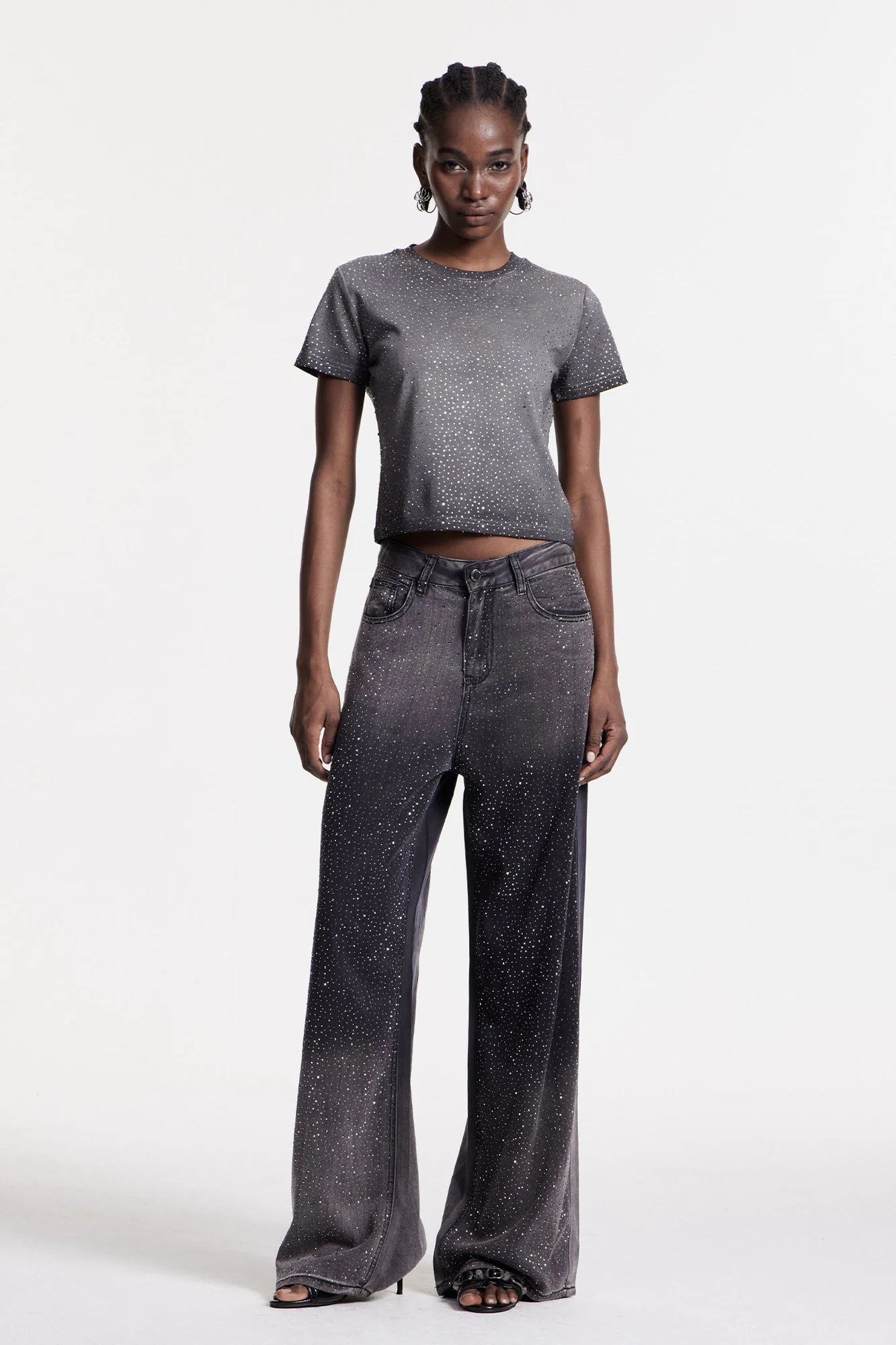 Grey Rhinestone Embellished T-Shirt - Elegant Casual Style