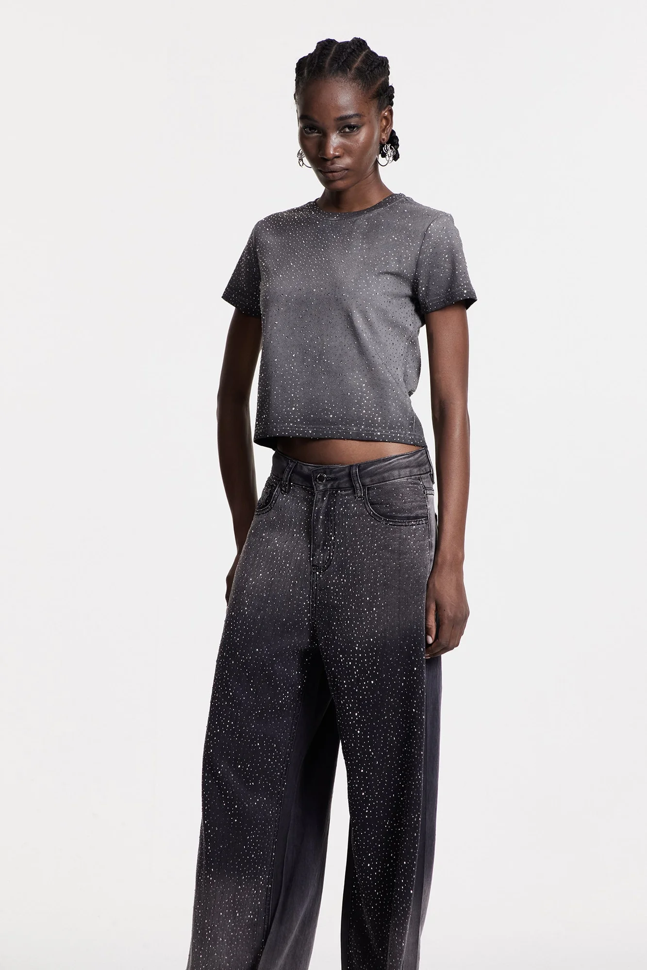 Grey Rhinestone Embellished T-Shirt - Elegant Casual Style