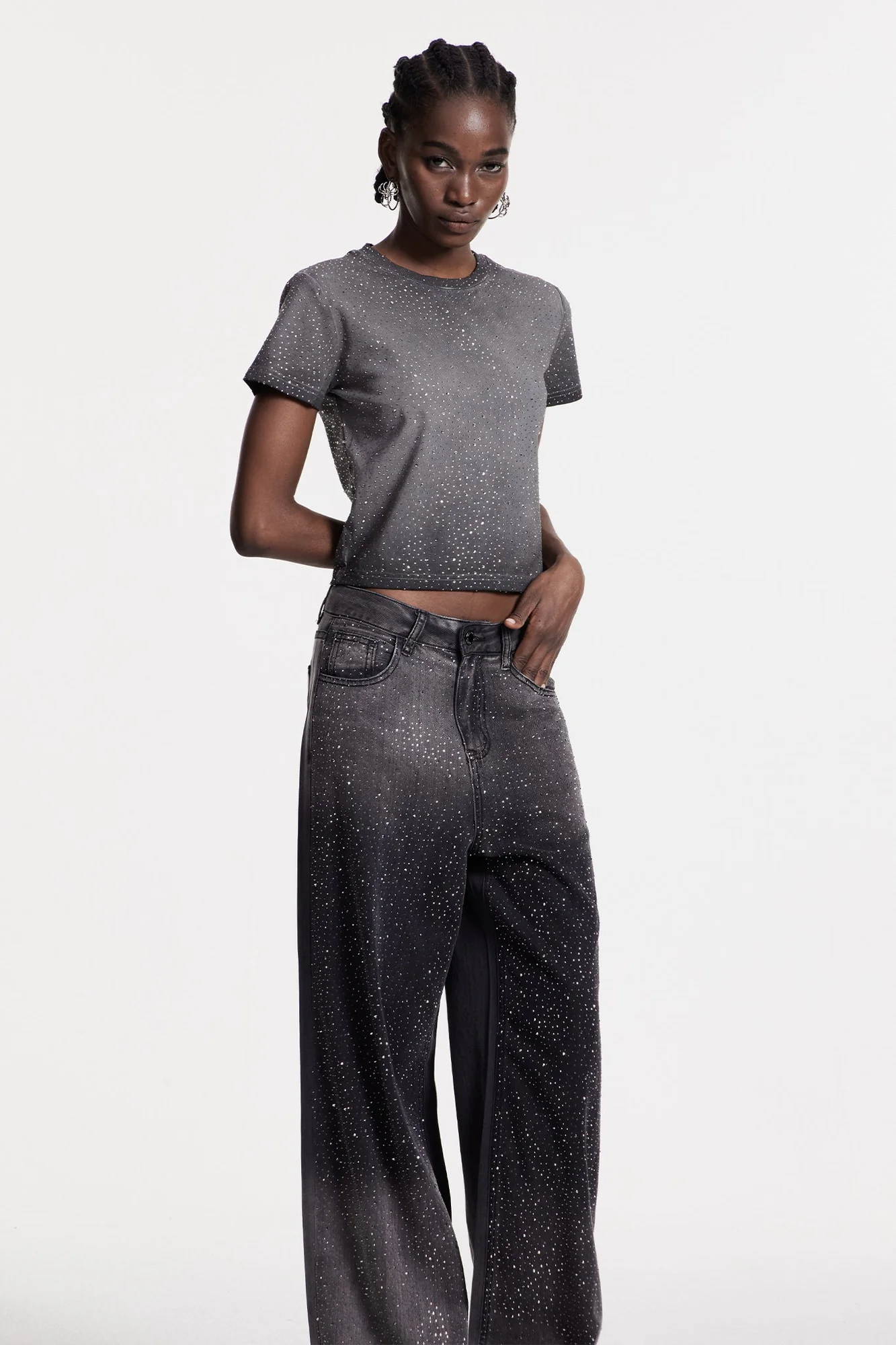 Grey Rhinestone Embellished T-Shirt - Elegant Casual Style