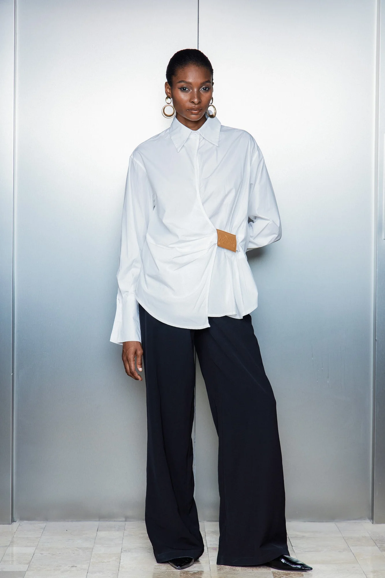 Sophisticated White Ruched Shirt for Elegant Style