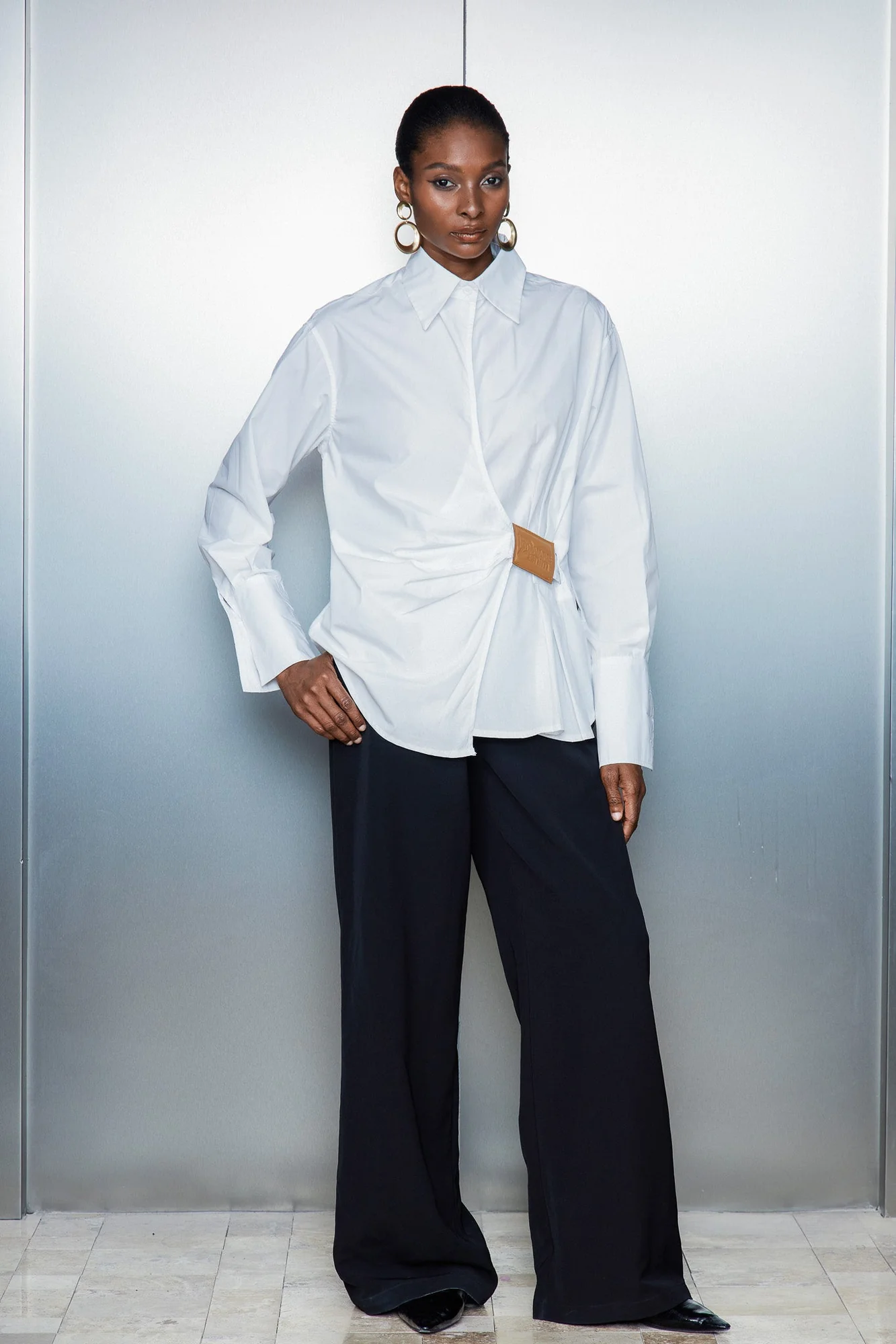 Sophisticated White Ruched Shirt for Elegant Style