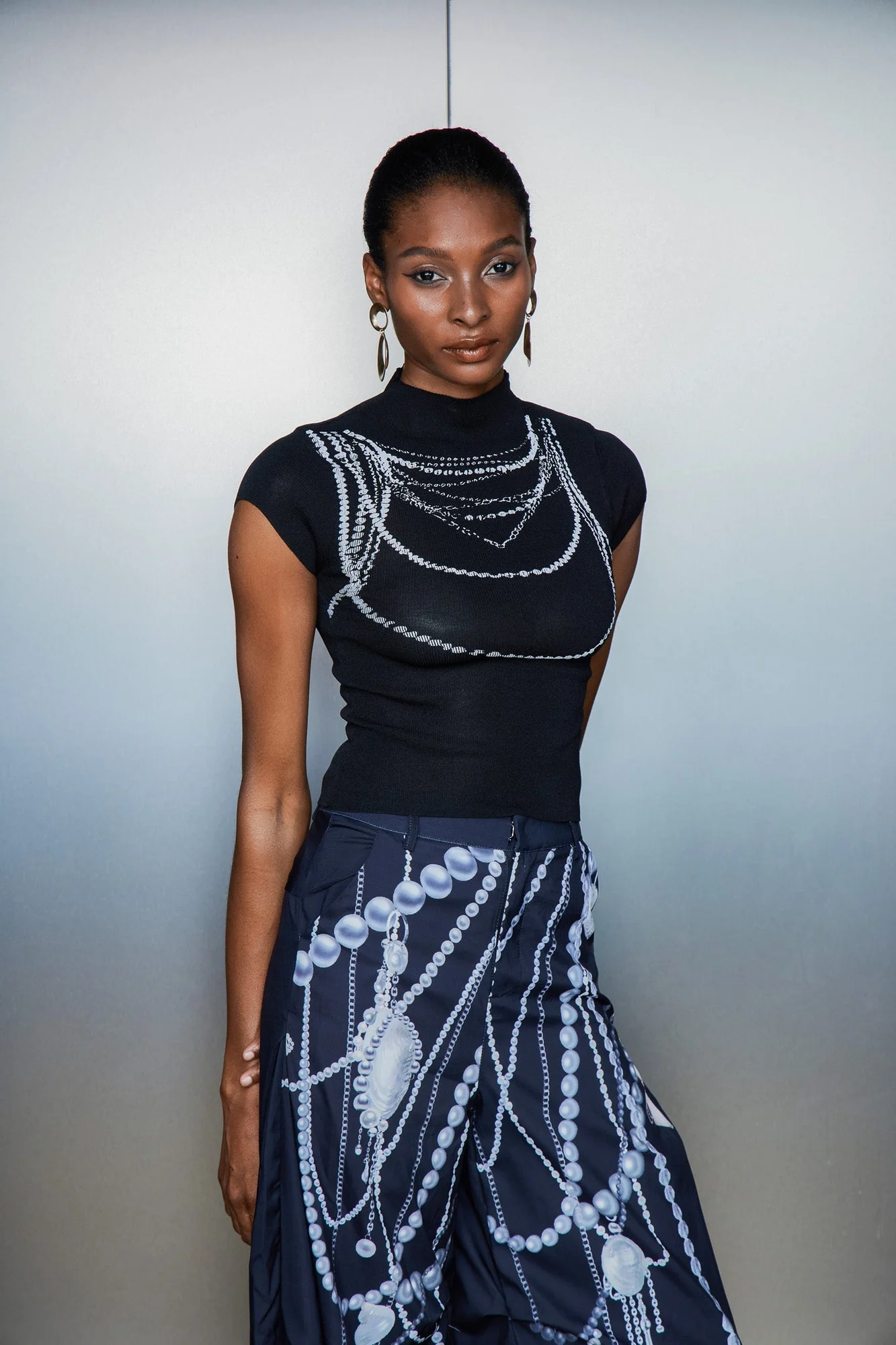 Chain Print Bodycon Black T-Shirt | Stylish Urban Wear