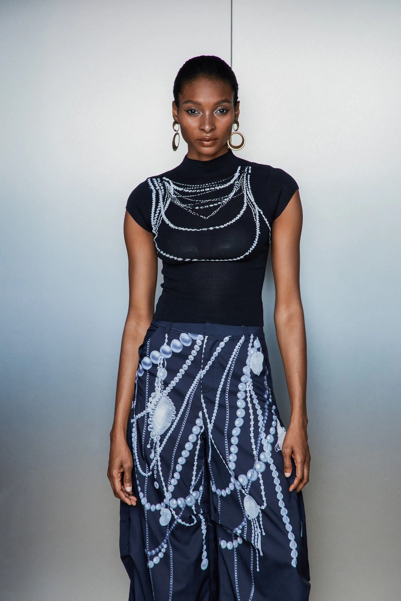 Chain Print Bodycon Black T-Shirt | Stylish Urban Wear