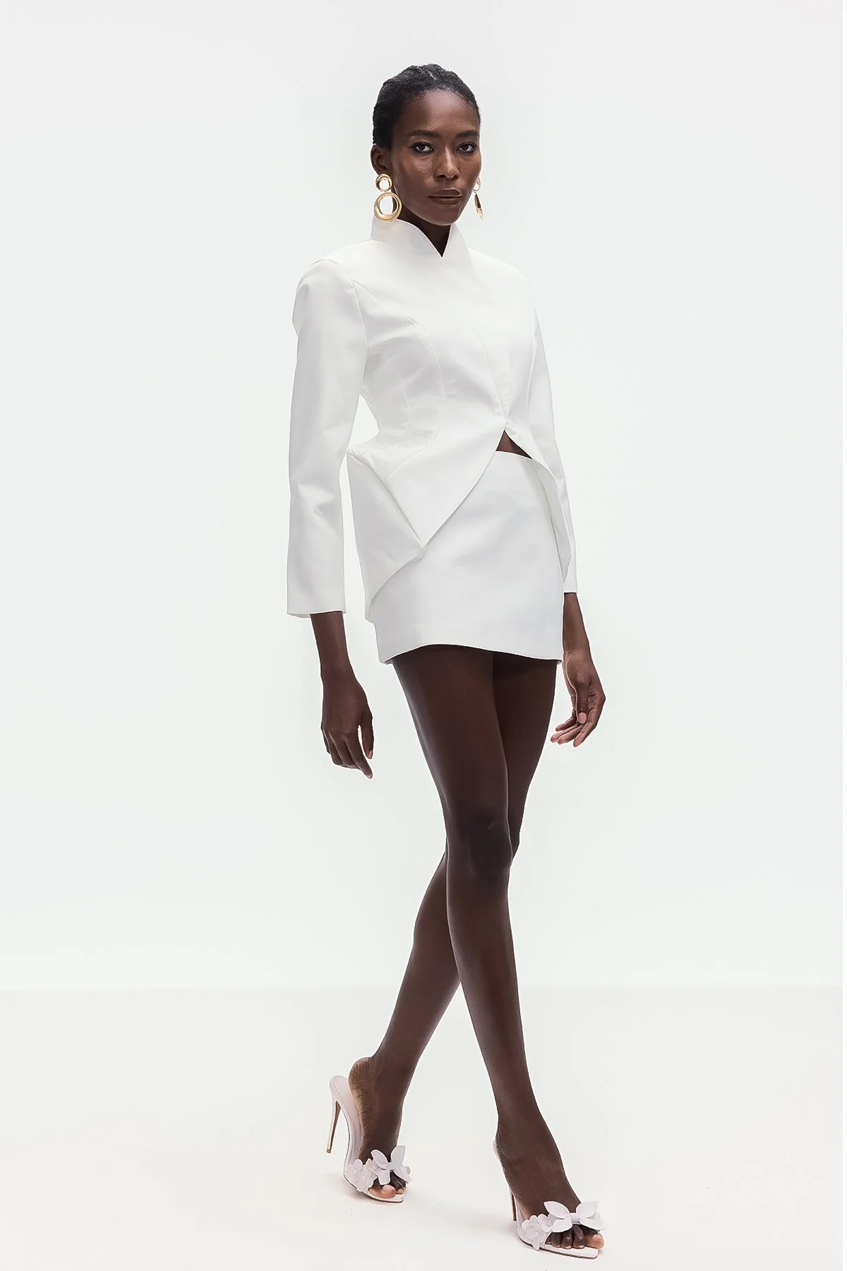 White Deconstruct Skirt Set - Stylish and Versatile Ensemble