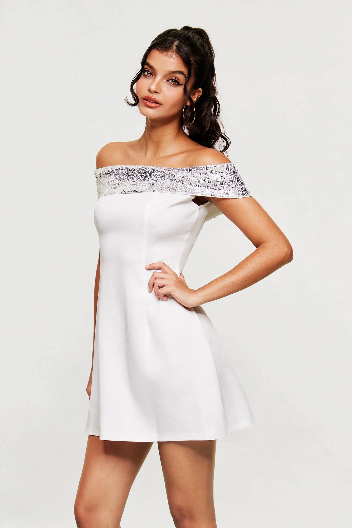 White Sequin Mini Dress for Elegant Evenings
