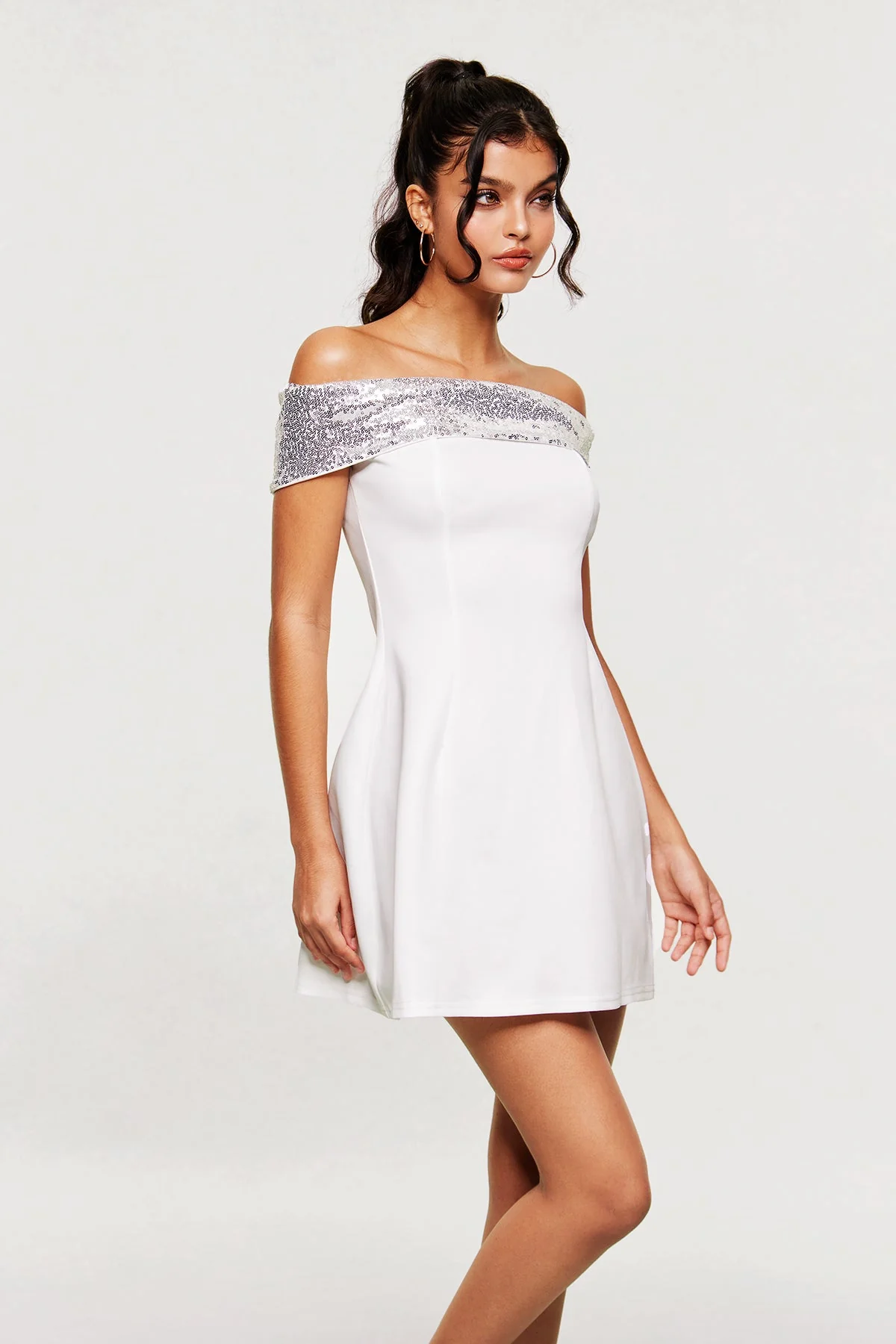 White Sequin Mini Dress for Elegant Evenings