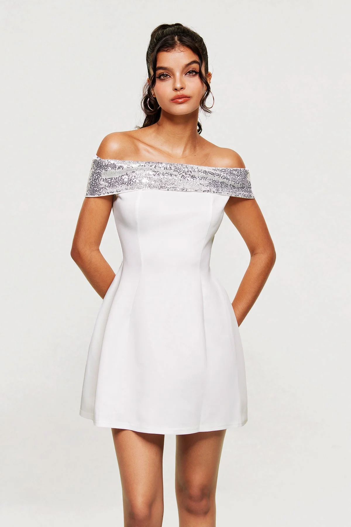 White Sequin Mini Dress for Elegant Evenings