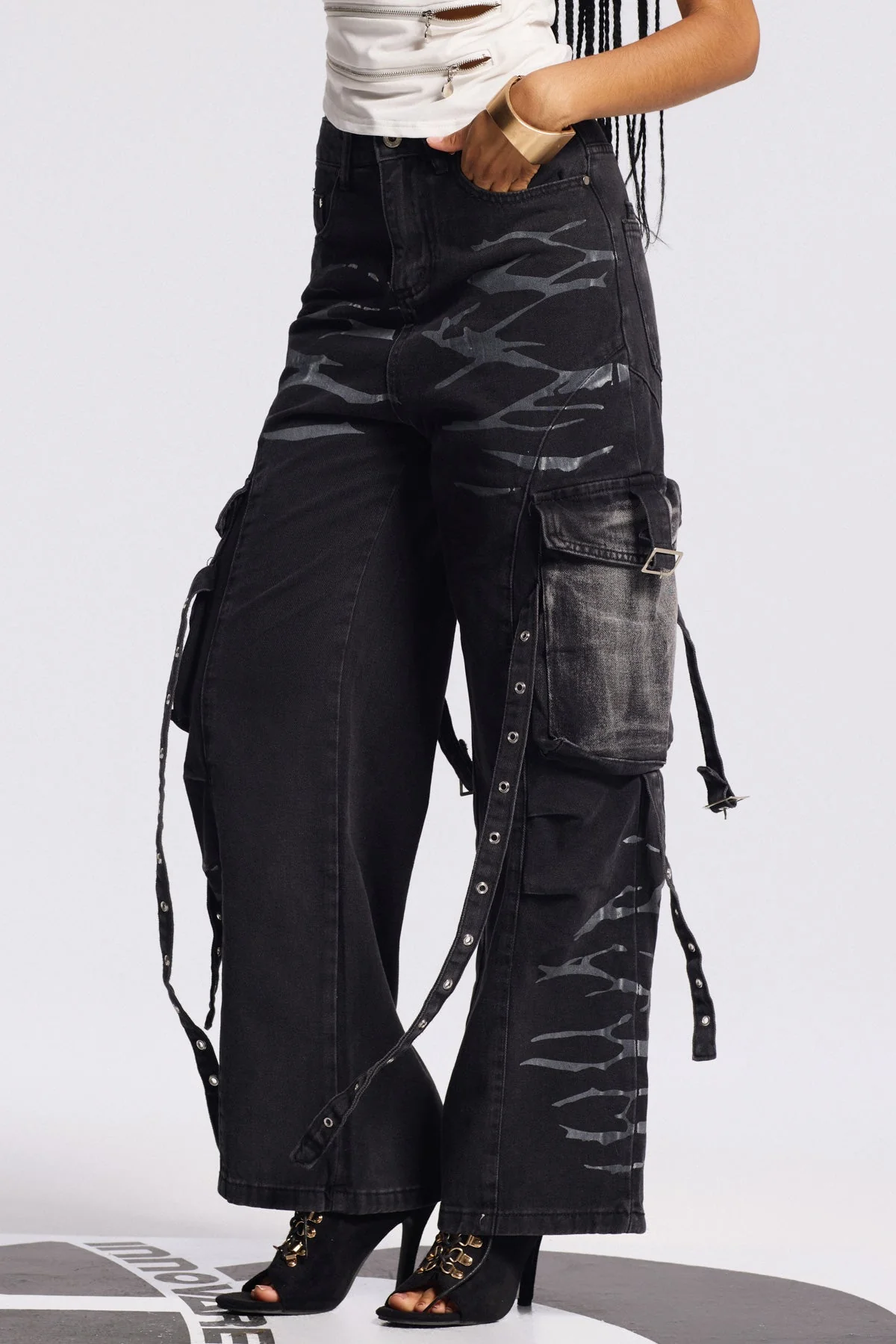 Sophisticated Black Print Jeans for Stylish Urban Edge