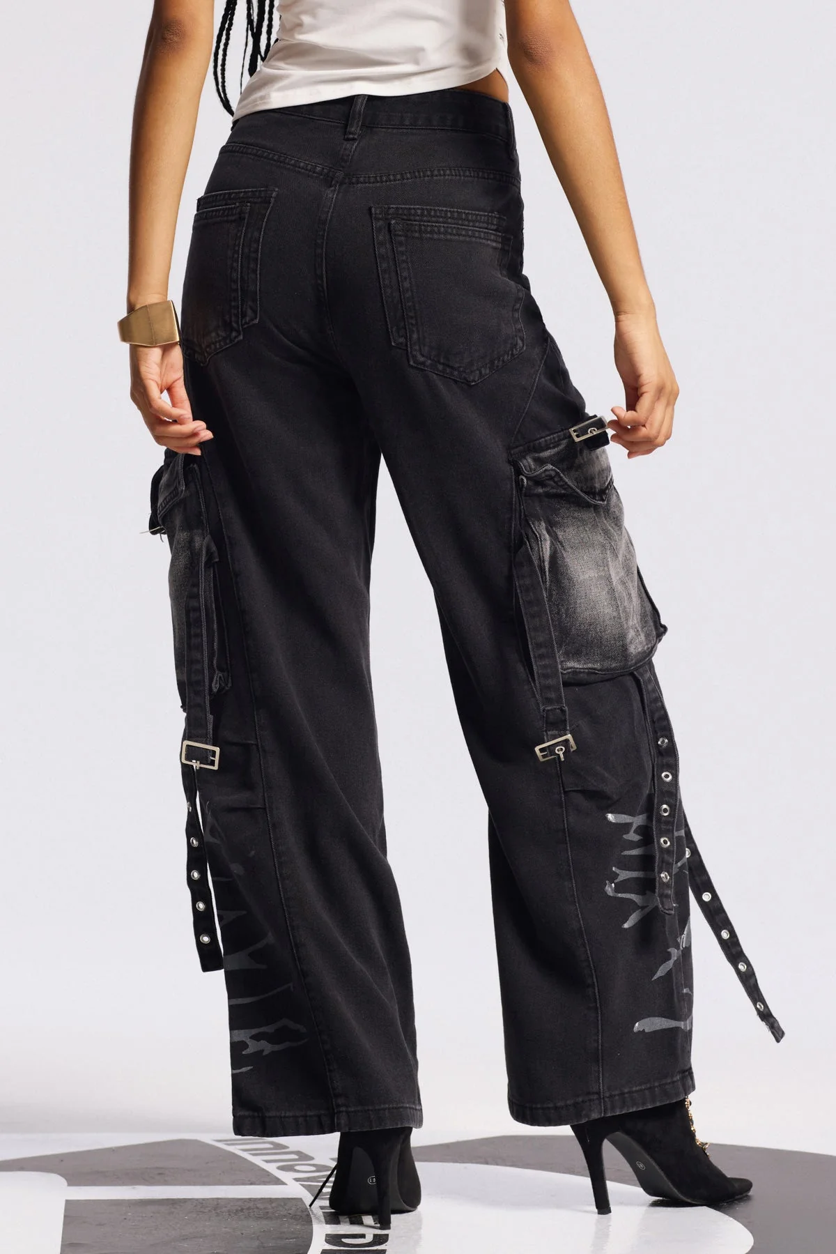 Sophisticated Black Print Jeans for Stylish Urban Edge