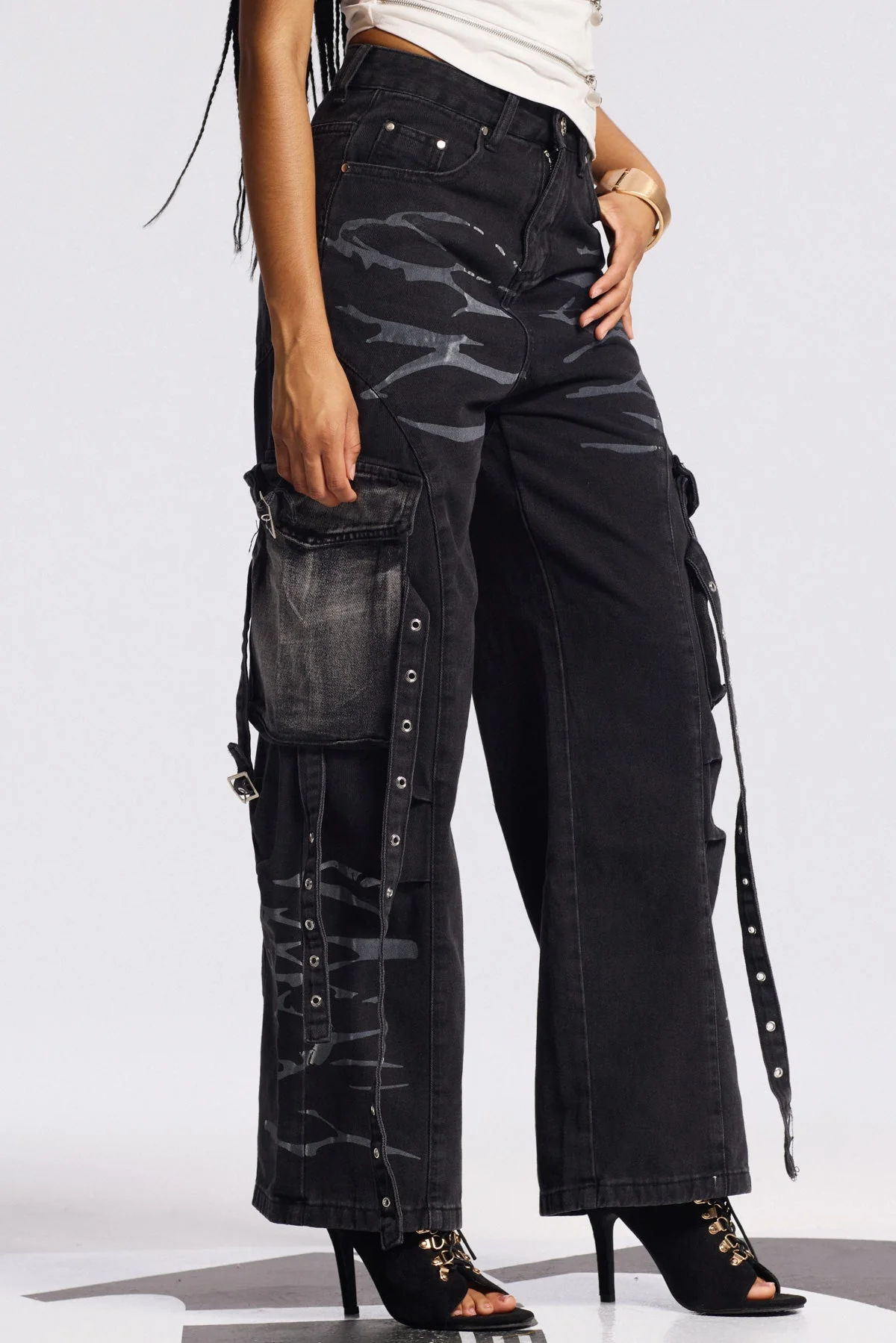 Sophisticated Black Print Jeans for Stylish Urban Edge