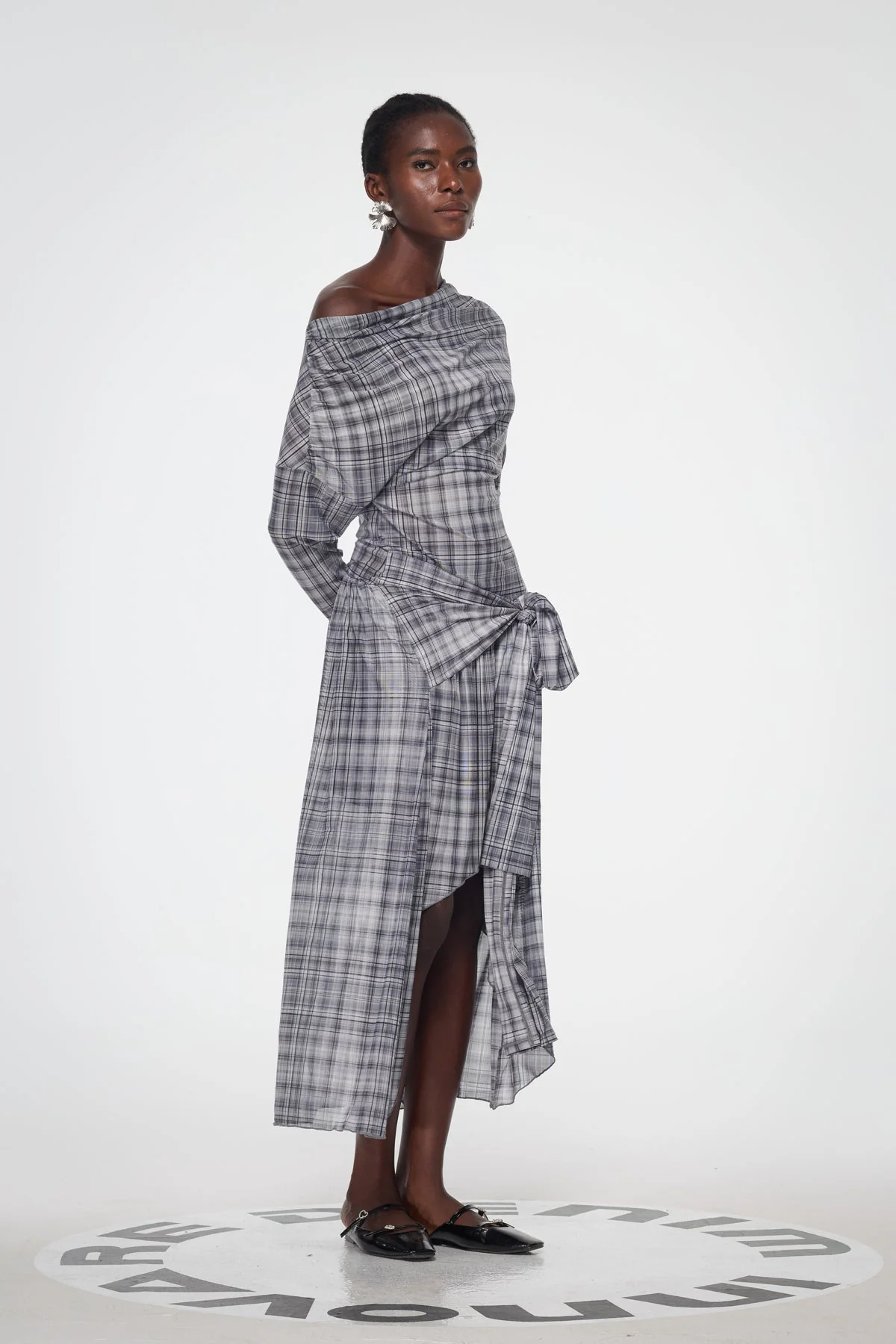 Plaid Asymmetric Maxi Dress - Chic Grey Split Design