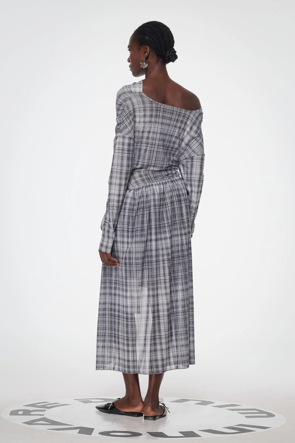 Plaid Asymmetric Maxi Dress - Chic Grey Split Design